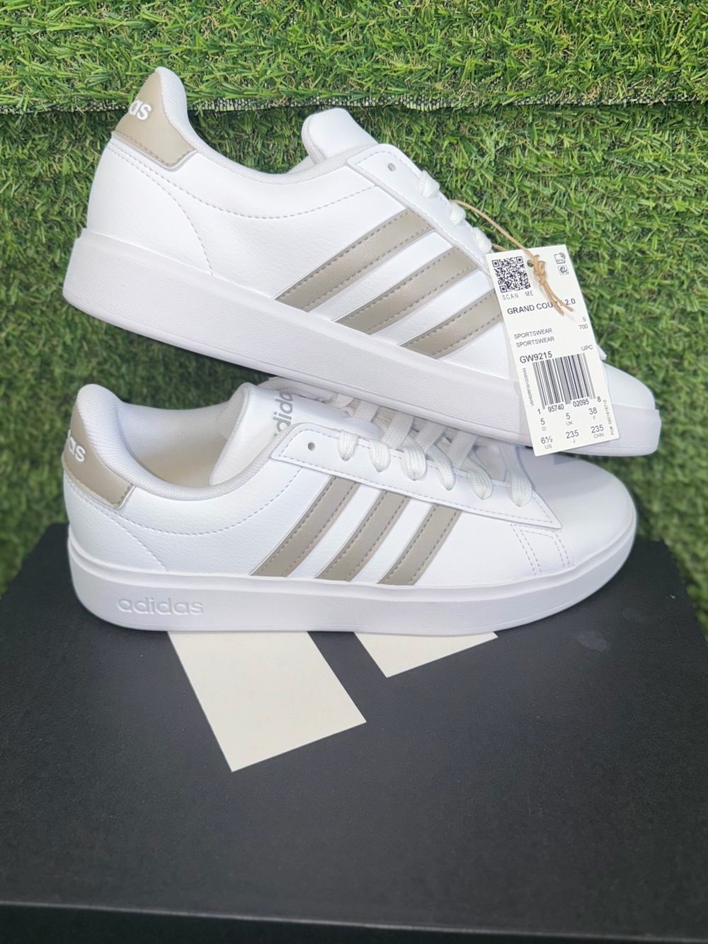 Womens adidas sneakers. Size 6.5 Grand Court. New in box.